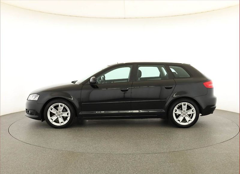 Audi A3 (2009) Sport 1.4 TFSI, Serv.kniha - fotka 3 z 17
