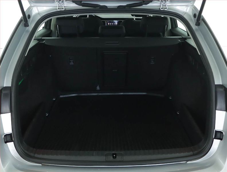 Škoda Octavia (2023) Ambition 2.0 TDI - fotka 13 z 15