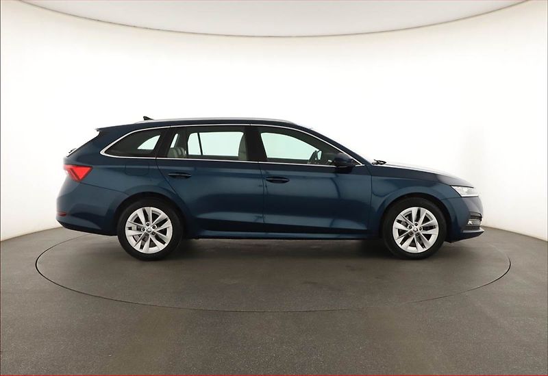 Škoda Octavia (2021) Style 1.5 TSI, ČR,1.maj - fotka 6 z 16