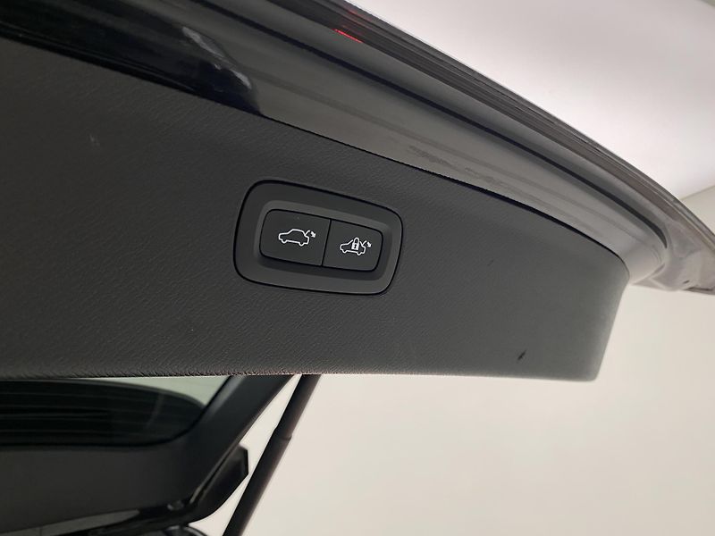 Volvo XC90 B5 AWD INSCRIPTION AUT CZ 7m - fotka 37 z 55