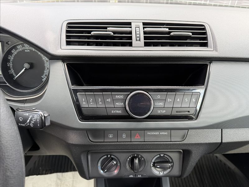 Škoda Fabia III 1.0 MPI Active - fotka 9 z 16