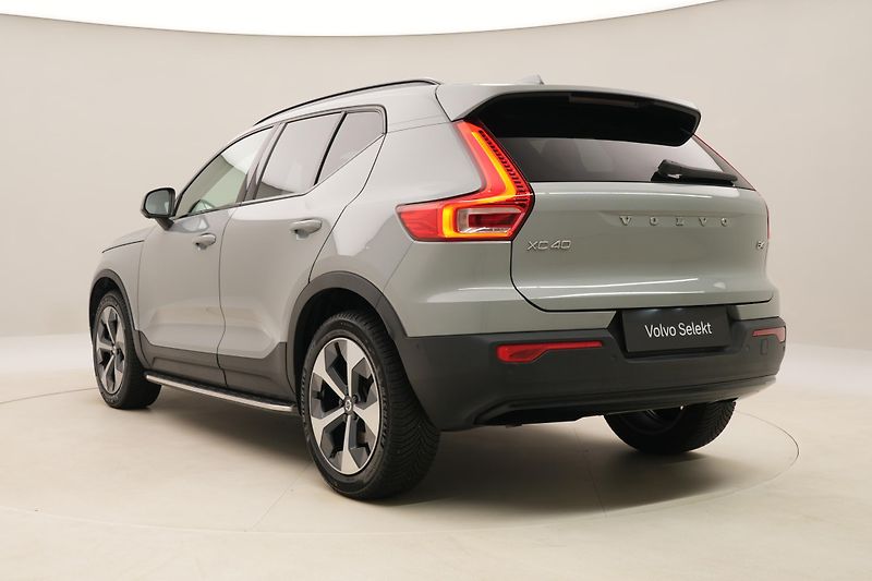 Volvo XC40 B4 DARK ULTIMATE AUT CZ - fotka 11 z 56