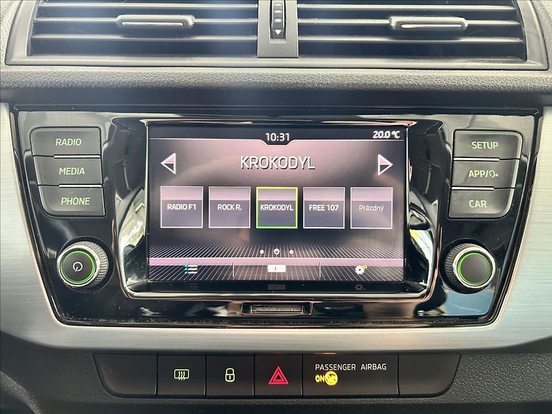 Škoda Fabia 1,0   TSI 70kW,SERVISKA,PŮVOD - fotka 13 z 23