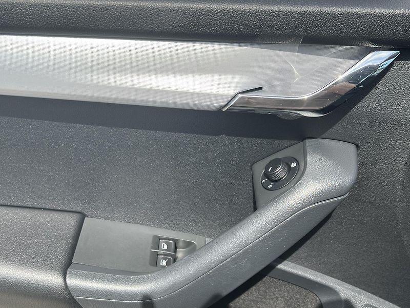 Škoda Octavia (2014) 1,6TDi CR 77kW AMBITION - fotka 11 z 33