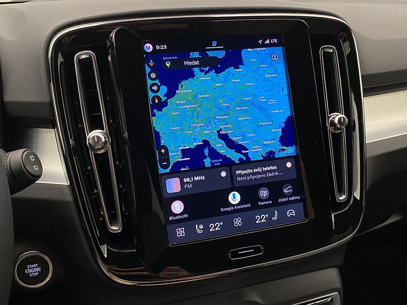 Volvo XC40 (2026) B3 AUT DARK PLUS - fotka 38 z 59