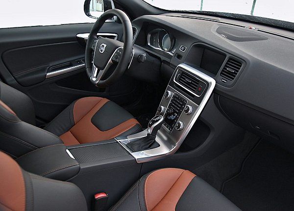 Volvo S60 Cross Country.