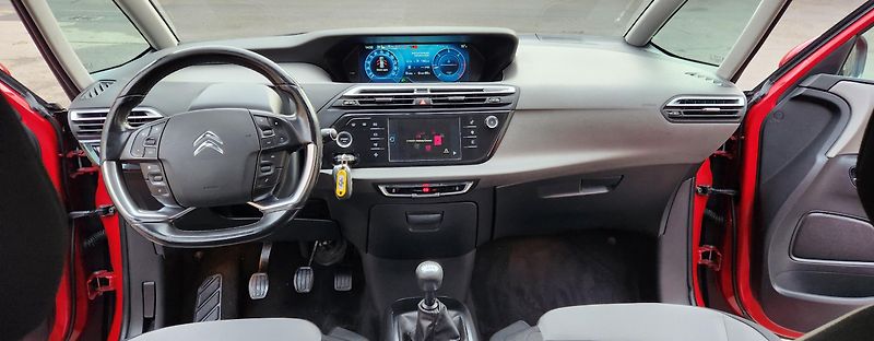 Citroën Grand C4 Picasso (2016) 1.6 HDI 7 MÍST ČR - fotka 14 z 43