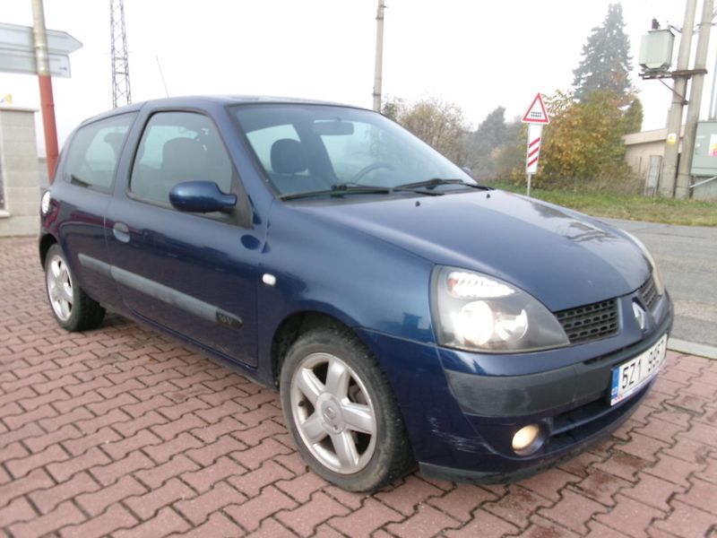 Renault Clio (2003) 1,2 16V AUTOKLIMA - fotka 8 z 21