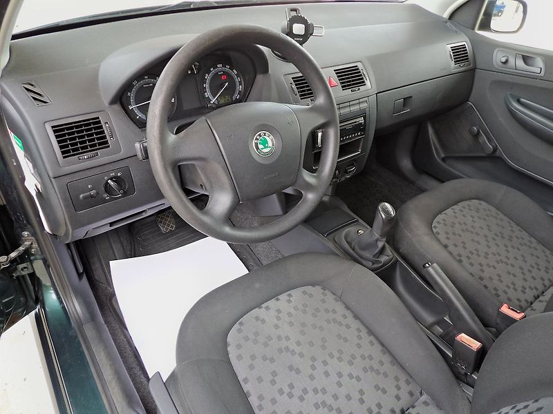 Škoda Fabia 1.2HTP 47kW Klima Tažné ČR - fotka 14 z 28