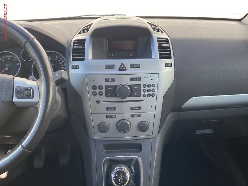 Opel Zafira (2012) 1.6i 7míst, Family - fotka 12 z 15