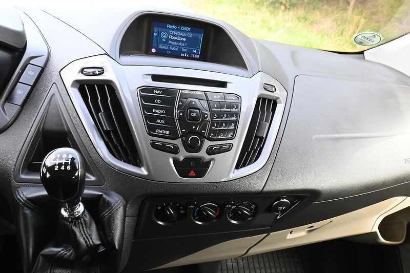 Ford Tourneo Custom (2015) - fotka 10 z 20