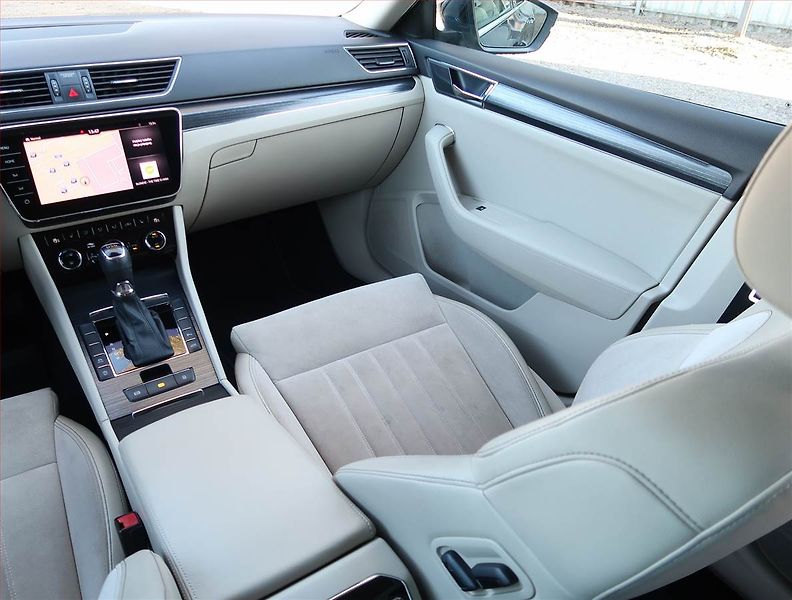 Škoda Superb (2019) Style 1.5 TSI, Automat - fotka 8 z 23