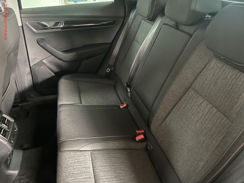 Škoda Karoq (2019) 1.6 TDi, Style, DSG, navi, - fotka 10 z 16