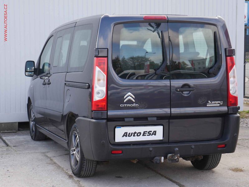 Citroën Jumpy (2015) 2.0HDi 6míst, 1.maj,ČR - fotka 4 z 16