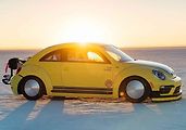 Pro rekordní jízdu na jezeru Bonneville vznikl tento vůz s 550 koňskými silami