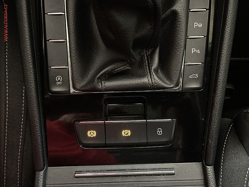 Škoda Superb (2015) 1.4 TSi, Xenon, panor - fotka 15 z 15