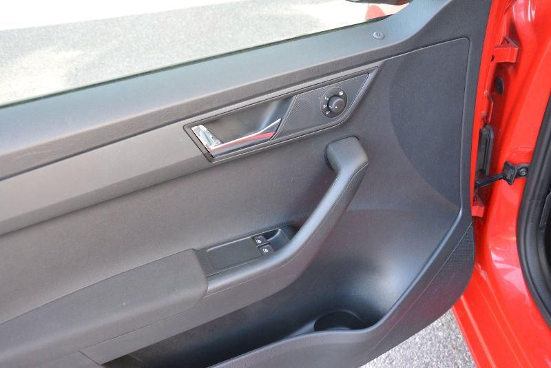 Škoda Fabia (2022) 1.0 TSI 70 kW Ambition PLUS - fotka 13 z 24