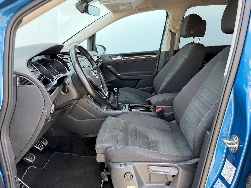 Volkswagen Touran (2019) 1.5 TSI 110kW R-LINE Comfort - fotka 5 z 35