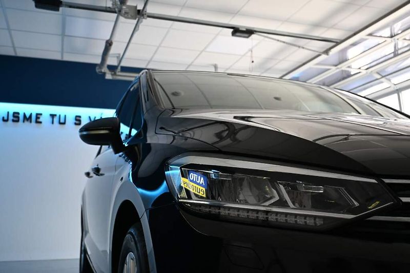 Volkswagen Touran (2023) 2.0 LED DSG ACC Tažné COMFORTL - fotka 31 z 32