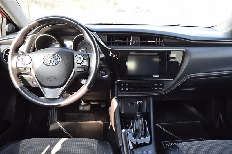 Toyota Auris 1,2 i 85KW XENONY AUTOMAT ALU - fotka 29 z 55