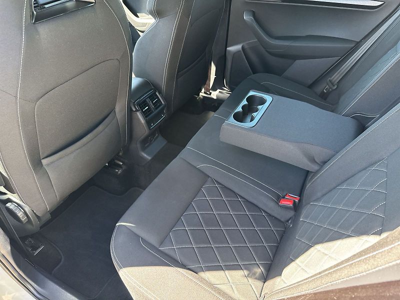 Škoda Karoq (2022) 2.0 TDI Sportline - fotka 8 z 35