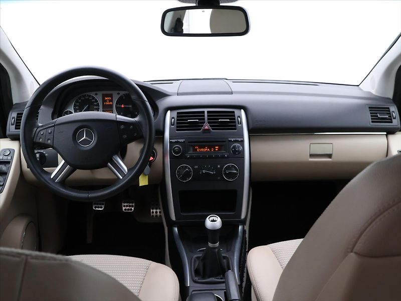 Mercedes-Benz Třídy B 2,0 180CDI CZ Klima Xenon - fotka 18 z 25