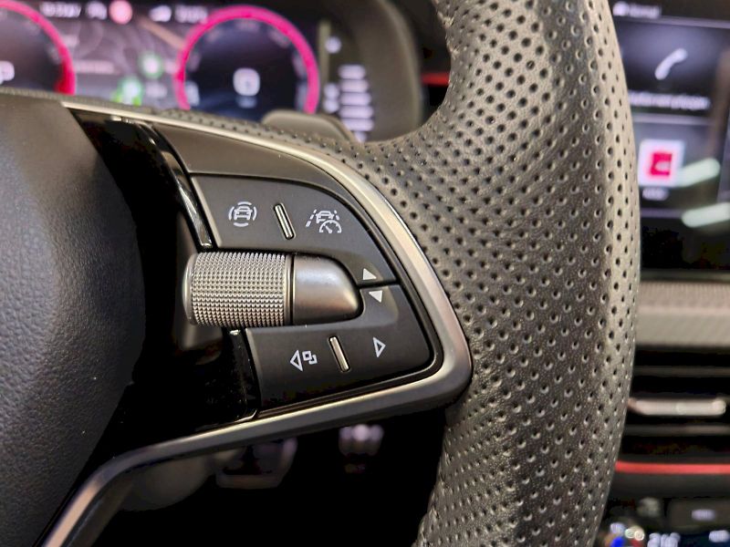 Škoda Kamiq (2025) 1.5 TSI 110 kW DSG Monte Carlo - fotka 9 z 31