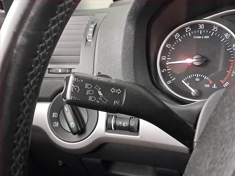 Škoda Octavia (2011) Elegance 1.9 TDI, Tempomat - fotka 20 z 20