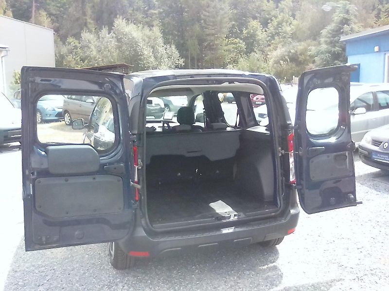 Dacia Dokker (2013) 1.6 MPi Ambiente, 1.majitel - fotka 25 z 31