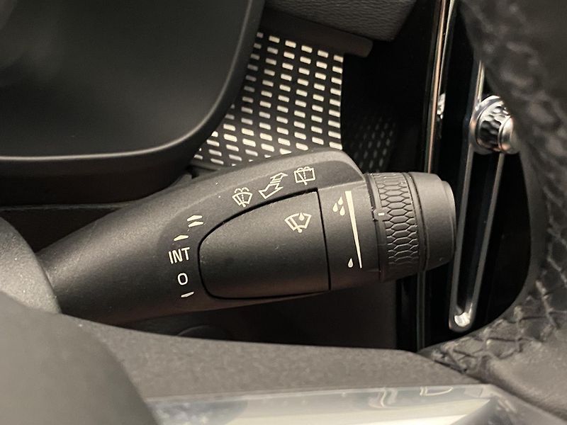 Volvo XC40 PURE ELECTRIC RECHARGE CORE - fotka 22 z 52