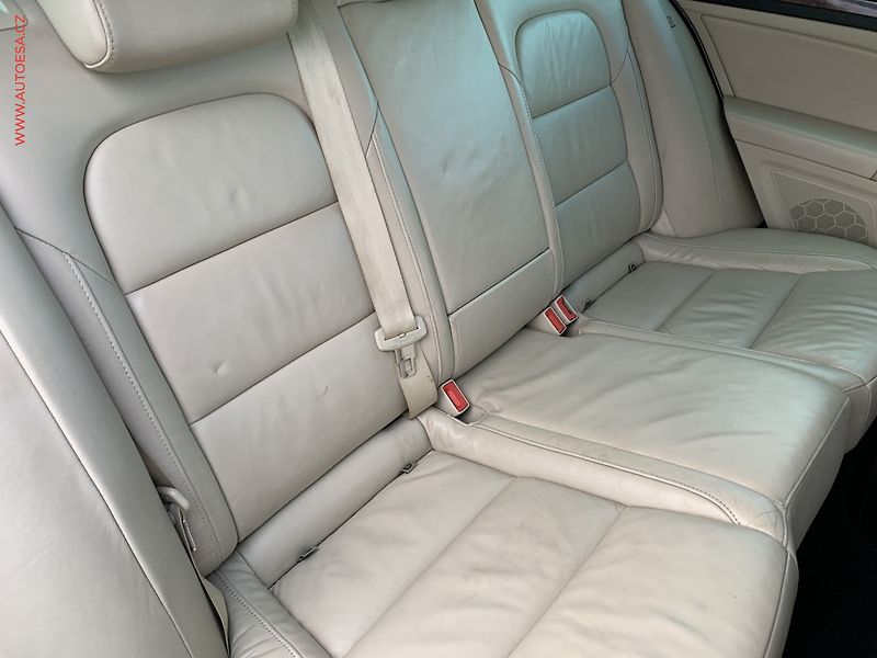 Škoda Superb (2010) 2.0 TDi, DSG, navi, xenon - fotka 12 z 23