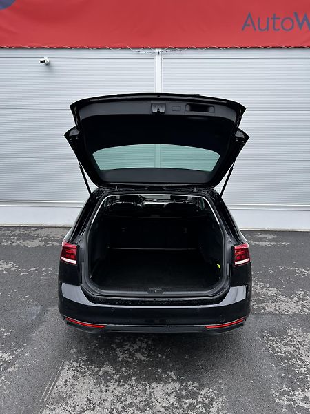 Volkswagen Passat 2.0TDI DSG 110kW Business DPH - fotka 27 z 27
