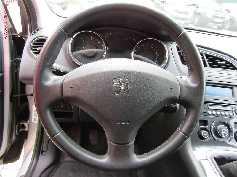 Peugeot 5008 (2011) 1.6 HDi, ČR, AAC - fotka 15 z 15