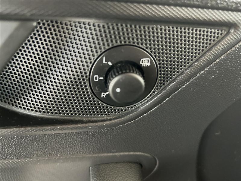 Škoda Rapid 1,2   TSI 81kW,SERVISKA,ŘEMEN - fotka 9 z 20