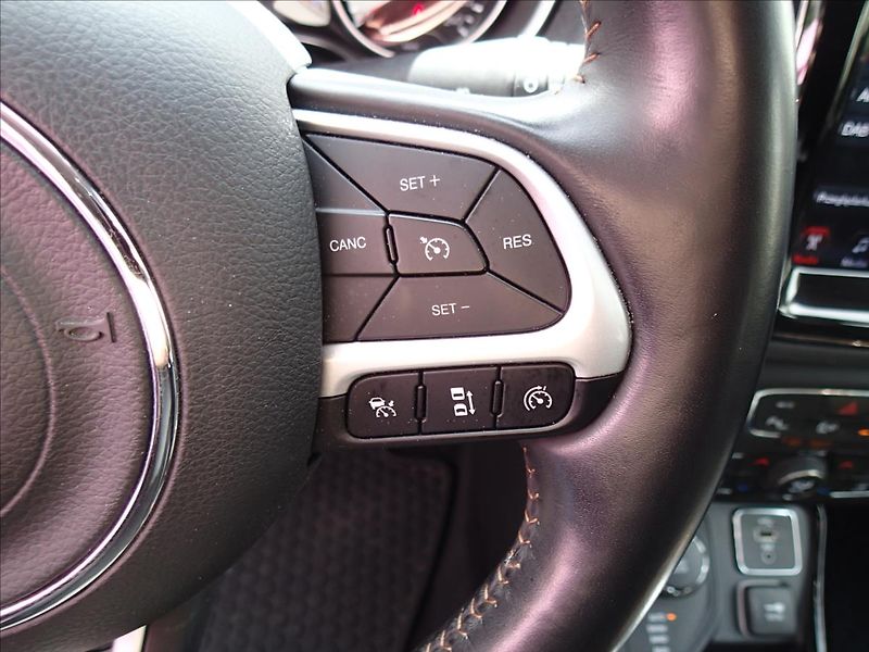 Jeep Compass 2,0 103 KW,Longitude 4WD,2.Maj - fotka 18 z 51