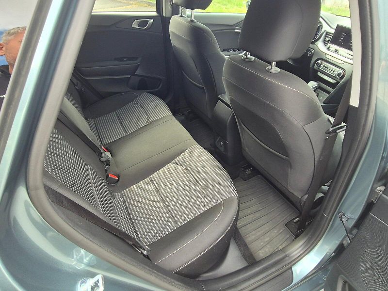 Kia Ceed (2025) SW TOP+Busines 1.5TGD-i 103kW - fotka 16 z 33