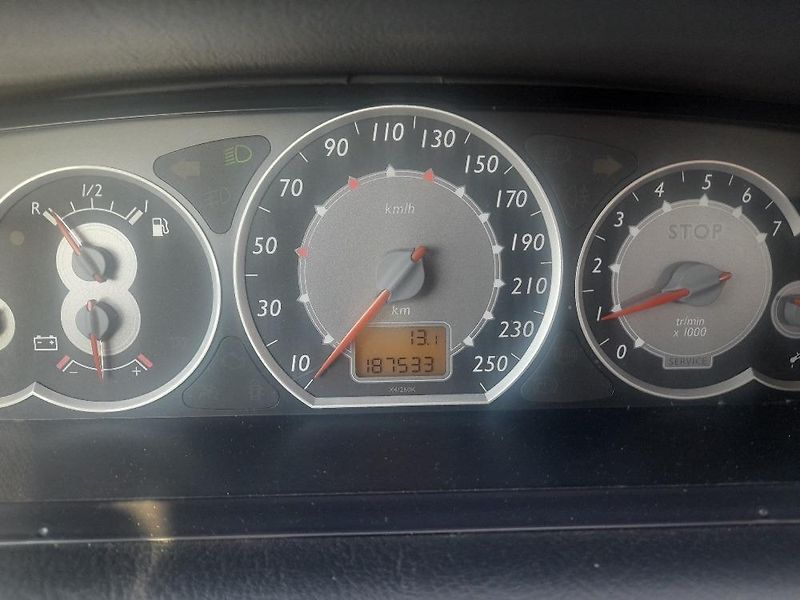 Citroën C5 (2005) 2.0i 16V BREAK - fotka 20 z 23