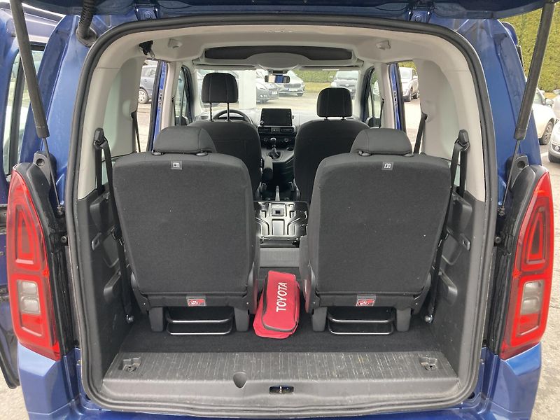 Toyota ProAce City Verso (2020) 1,5D-4D 130 6MT  7-místné  - fotka 16 z 20