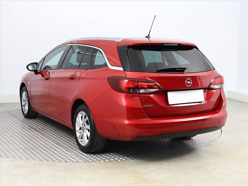 Opel Astra (2022) 1.2 Turbo, Serv.kniha - fotka 4 z 15
