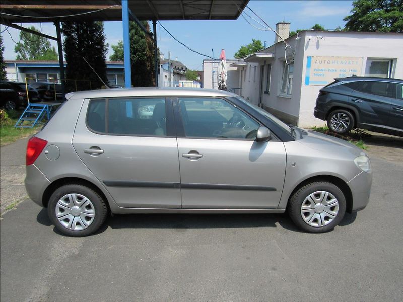 Škoda Fabia 1,2 HTP 44KW Ambiente - fotka 8 z 29