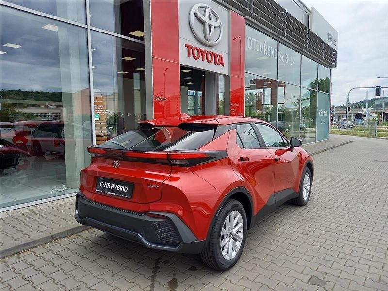 Toyota C-HR 1,8 Comfort - fotka 4 z 15