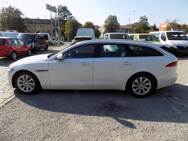 Jaguar XF 20D 132 KW  - fotka 15 z 36