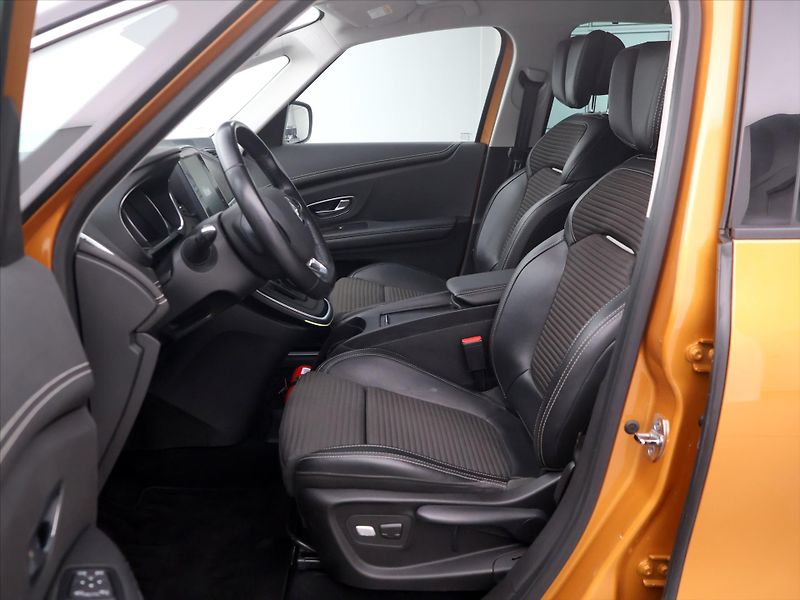 Renault Scénic 1,6 dCi 118kW EDC Bose Edition - fotka 11 z 33