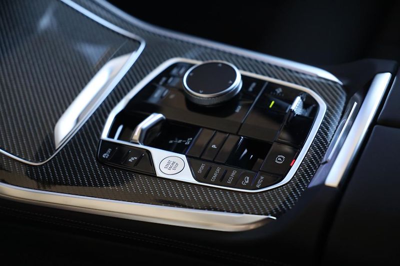 BMW X5 xDrive40i - fotka 12 z 18