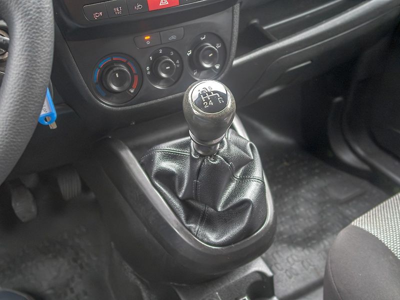 Fiat Dobló (2011) 1.4i 70KW AC – PO SERVISU - fotka 21 z 34