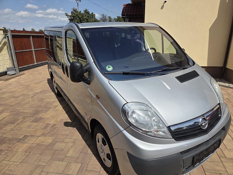 Opel Vivaro (2011) 2.0CDTI 84Kw  9-Míst - fotka 6 z 40