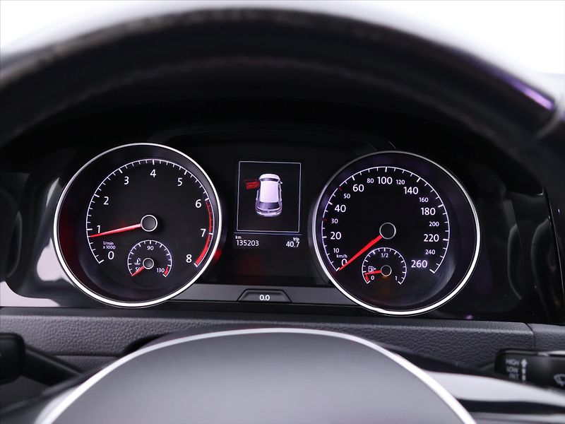 Volkswagen Golf 1,4 TSI 110kW Highline Navi - fotka 17 z 34