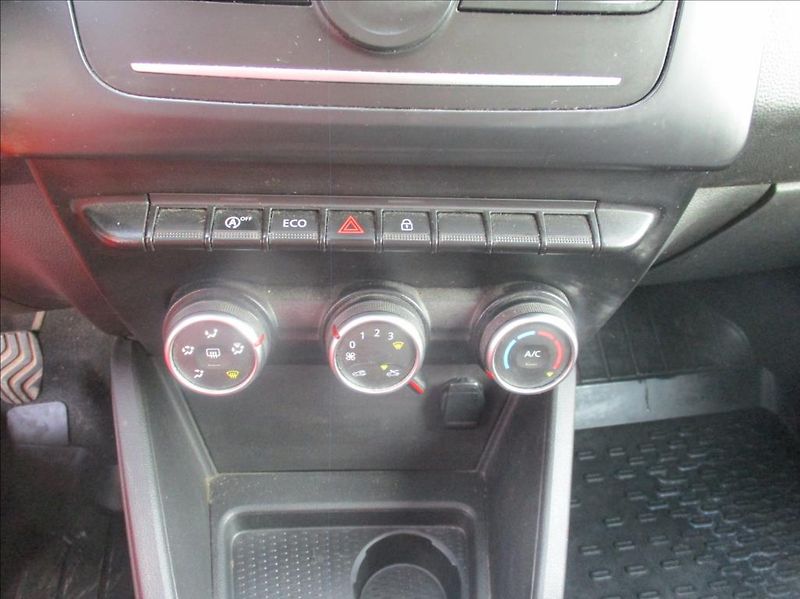 Dacia Duster 1,6 i 16v, klima,serv.historie - fotka 18 z 46