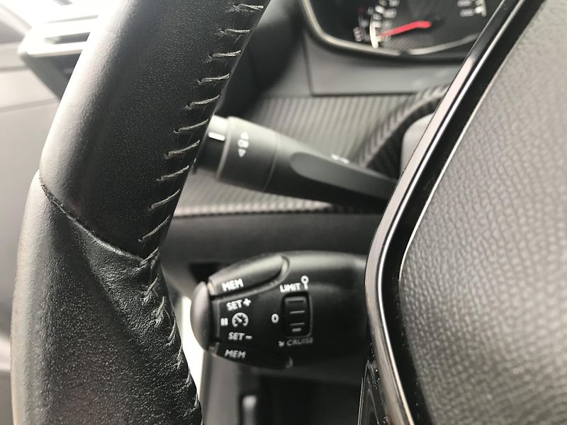 Peugeot 208 1.5 HDI 75 KW,1.MAJ,ČR,DPH... - fotka 13 z 14