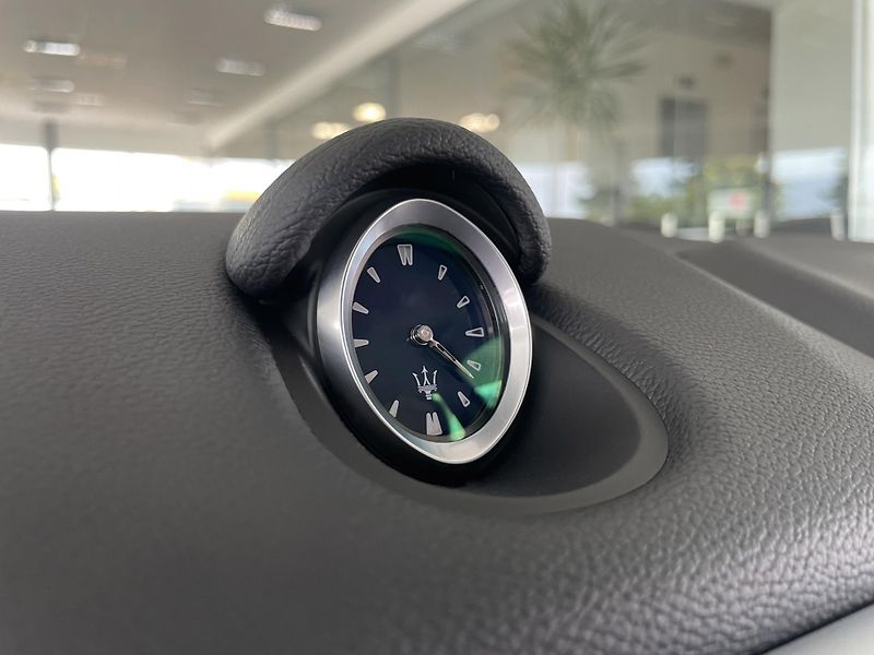 Maserati Ghibli SQ4 302kW*V6*KeyLess*TopStav - fotka 20 z 38